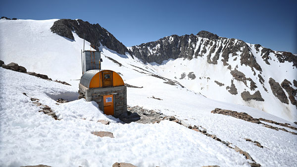 Refugio-DGA-Glaciar-Echaurren-octubre-2020-2_opt